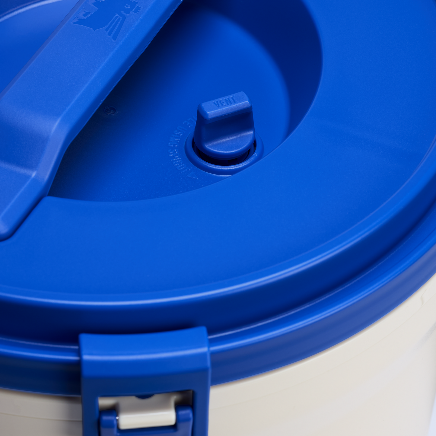 Adventure Fast Flow Water Jug 2G - 6Q8H